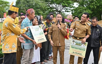 Kenaikan Insentif Diberikan untuk RT, RW dan Adat